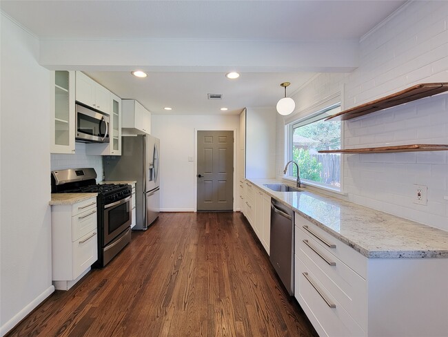 Building Photo - 9506 Vogue Ln
