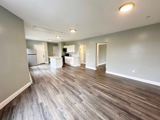 Building Photo - 130 South St