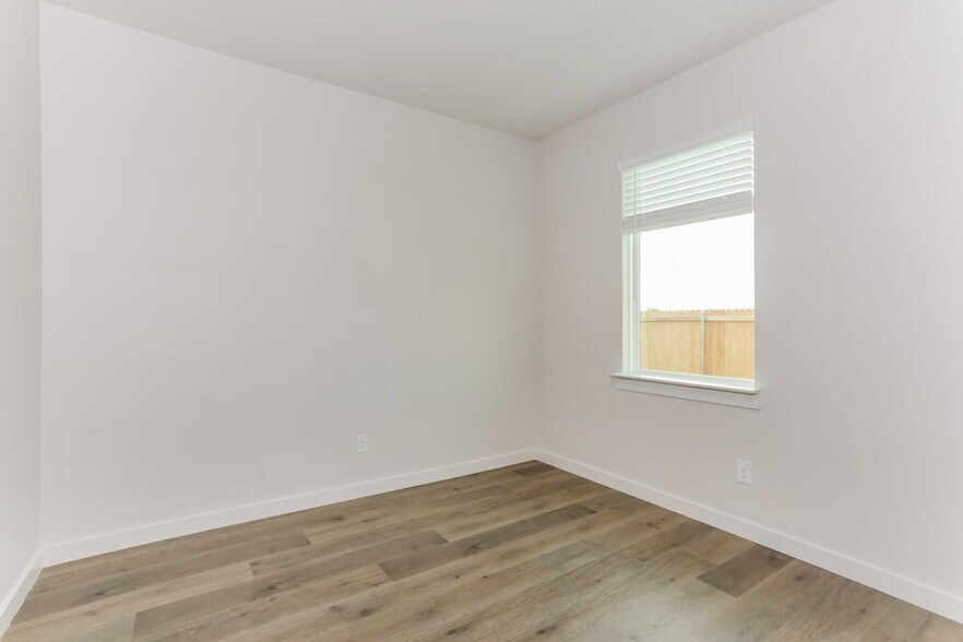 Building Photo - 208 Julian Davis Dr