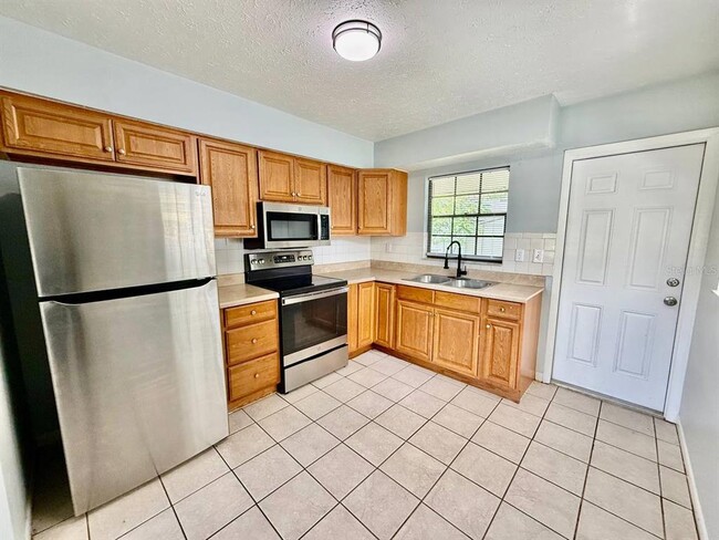 Building Photo - 10812 Hannaway Dr