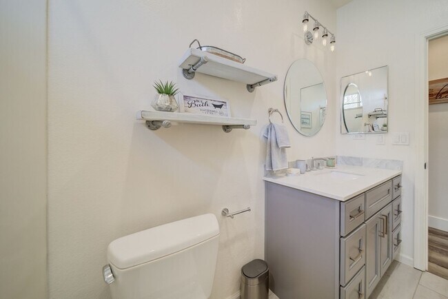 Building Photo - Modern Elegance in the Heart of North Napa