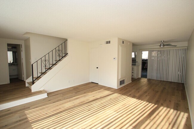 Building Photo - For Rent: Upgraded 3-Bedroom Condo in Todd...