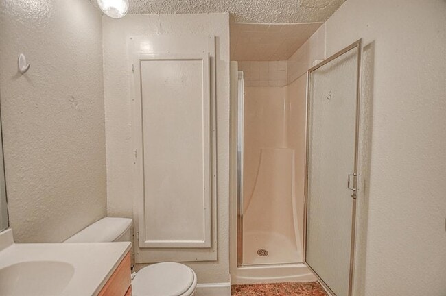 Building Photo - 2264 Donna Dr