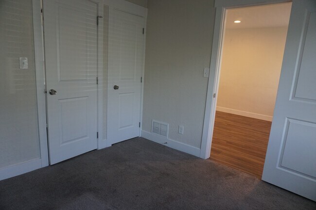 Building Photo - 1546 S 500 E