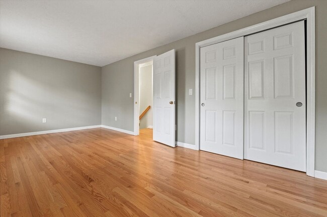 Building Photo - 6 Lochmere Ln
