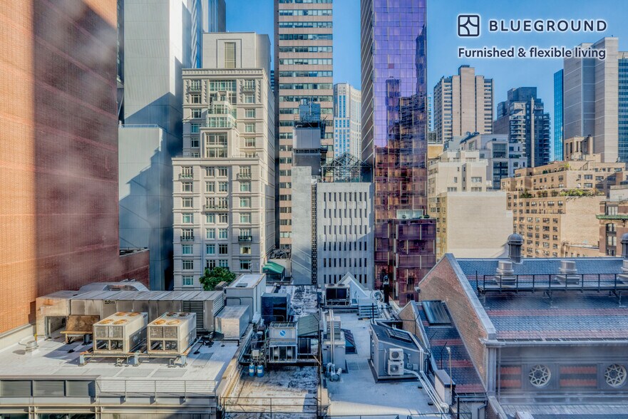 Building Photo - 123 E 54th St