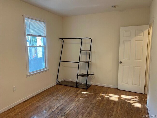 Building Photo - 42 E Main St