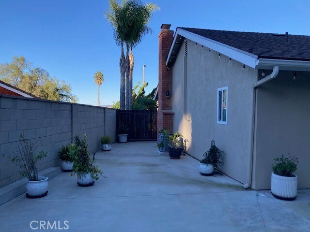 Building Photo - 25042 Armagosa Dr