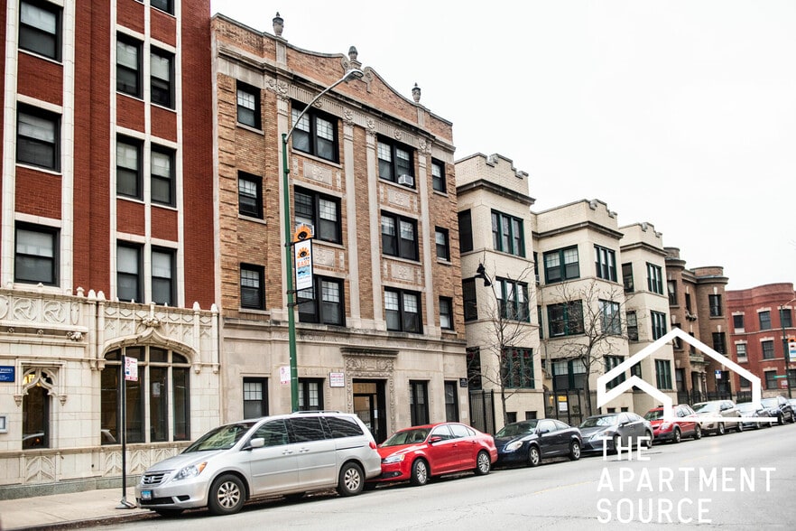 Building Photo - 515 W Belmont Ave