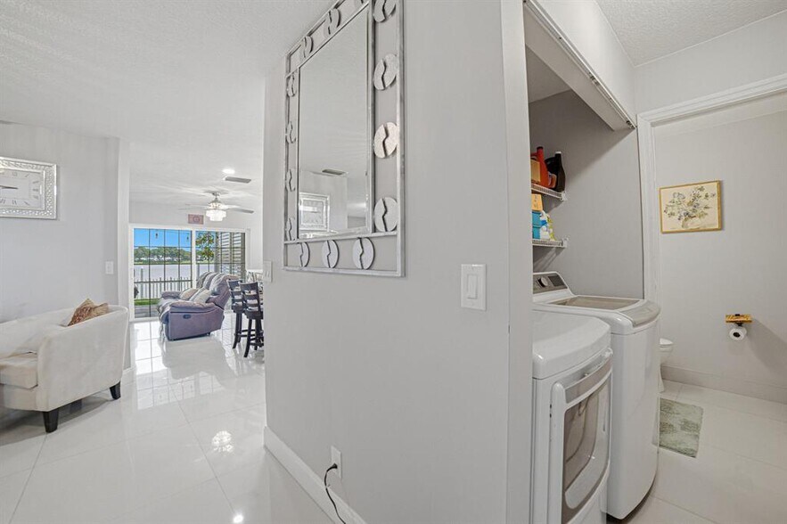 Building Photo - 6466 Buena Vista Dr