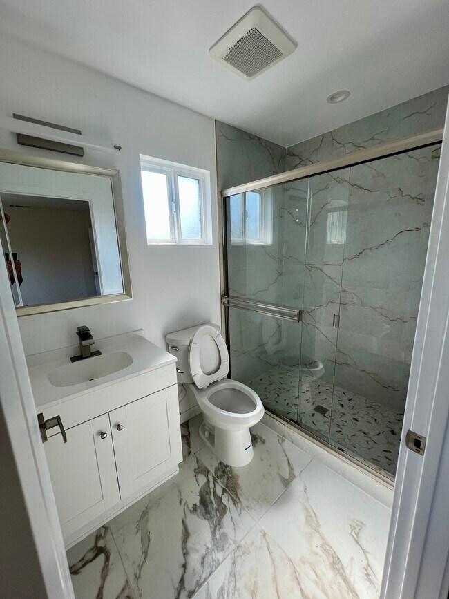 Building Photo - 7622 Arcola Ave