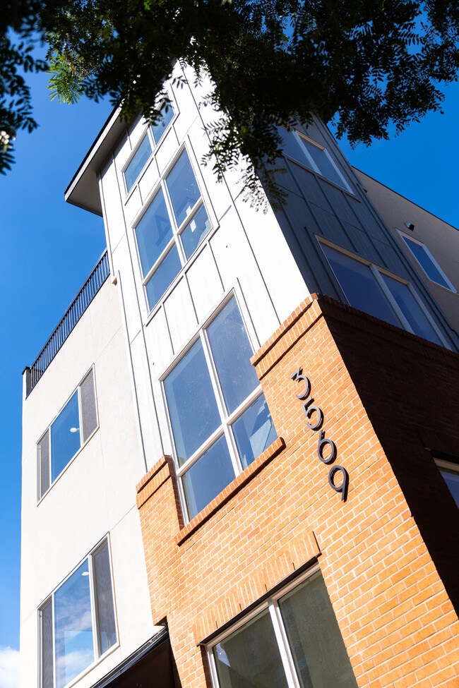 Building Photo - 3569 S Pennsylvania St