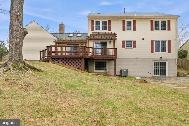 Building Photo - 7520 Royal Dominion Dr