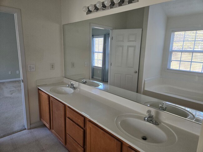 Building Photo - 4160 Plantation Mill Dr