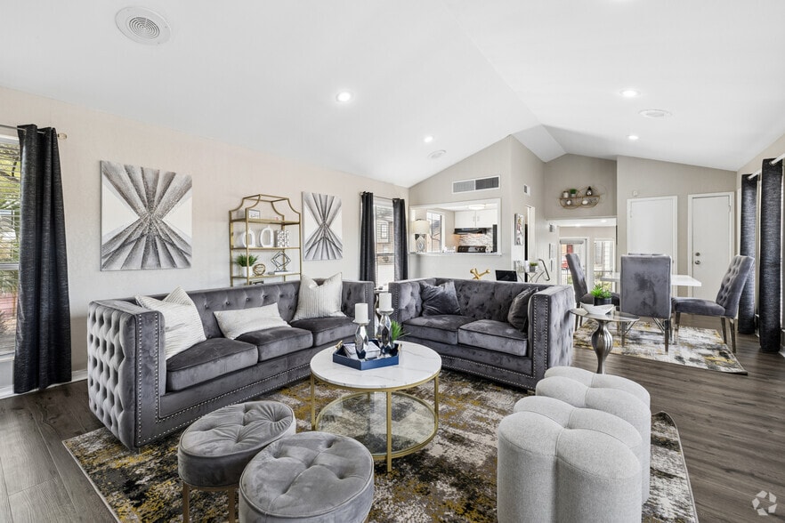 Clubhouse - Summit