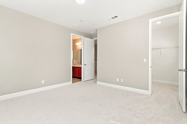 Building Photo - 883 Blossom Rock Ln