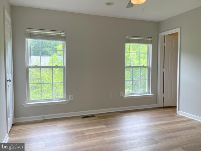 Building Photo - 13713 Palmetto Cir