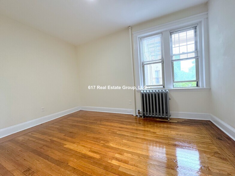 Primary Photo - 27 Park Dr