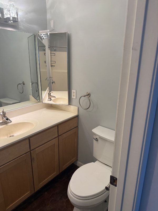 Building Photo - 200 Main St