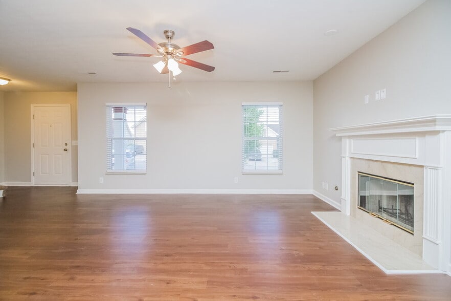 Building Photo - 2124 Freeman Ln