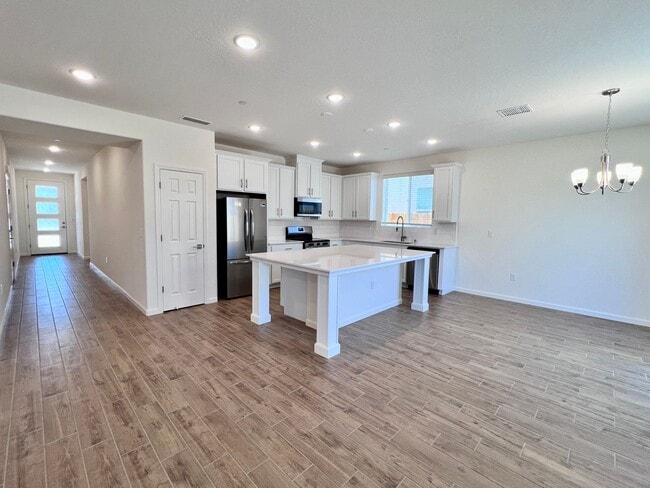 Building Photo - $2,550 Armstrong & Olive, 3 Bedroom - E. W...