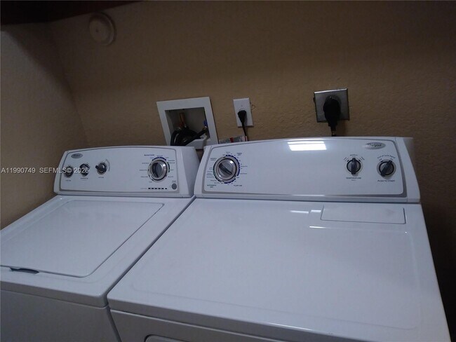 Building Photo - 13978 NW 88th Pl