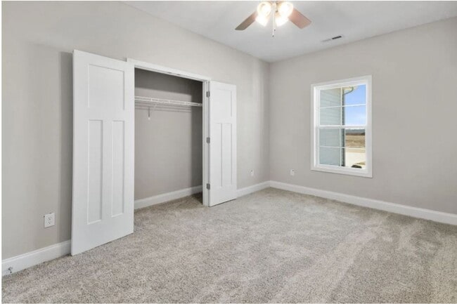 Building Photo - 406 St George Wy