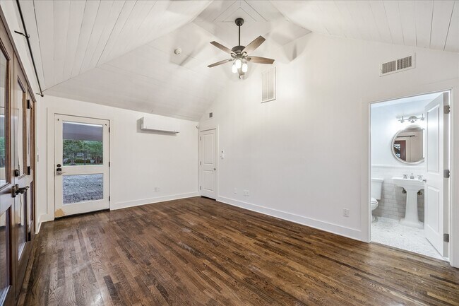 Building Photo - 6036 Feagan St