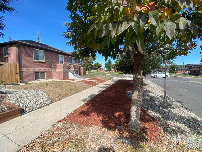 Front entrance - 4343 Navajo St