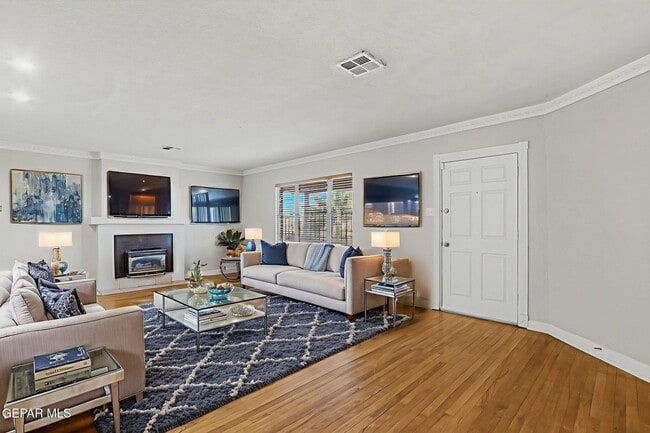 Building Photo - 2515 Arizona Ave