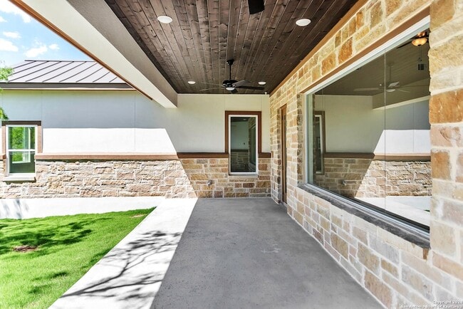 Building Photo - 305 Fire Dance