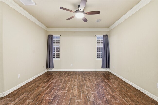 Building Photo - 415 San Julio St