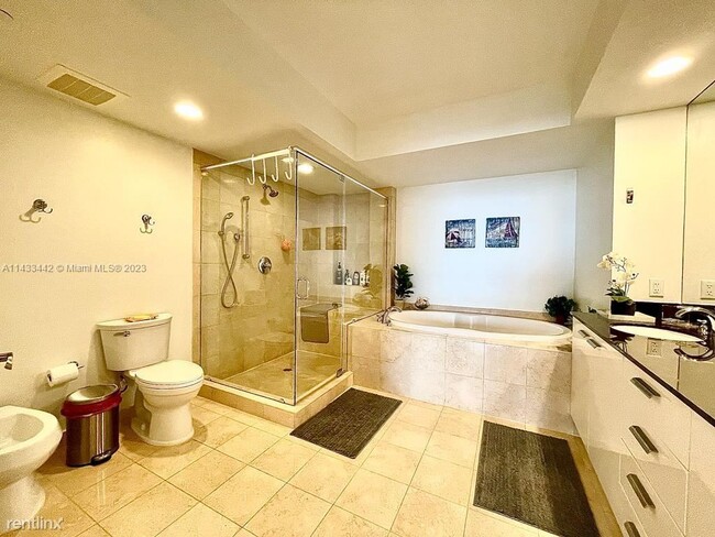 Building Photo - 3 br, 3 bath Condo - 1800 S Ocean Dr Apt 2103