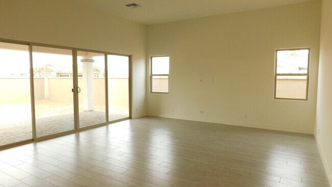 Building Photo - Beautiful home with generation suite in gated community