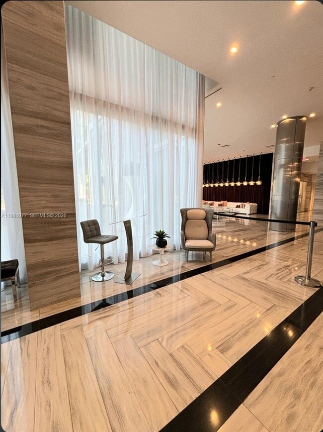 Building Photo - 2000 Metropica Wy