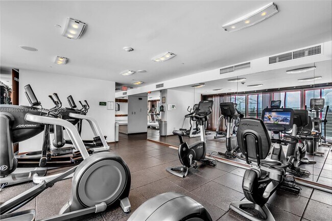 Building Photo - 325 S Biscayne Blvd