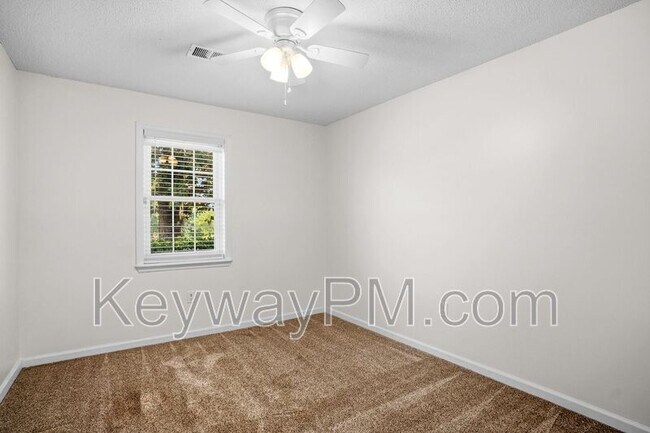 Building Photo - 3420 Linderwood Dr