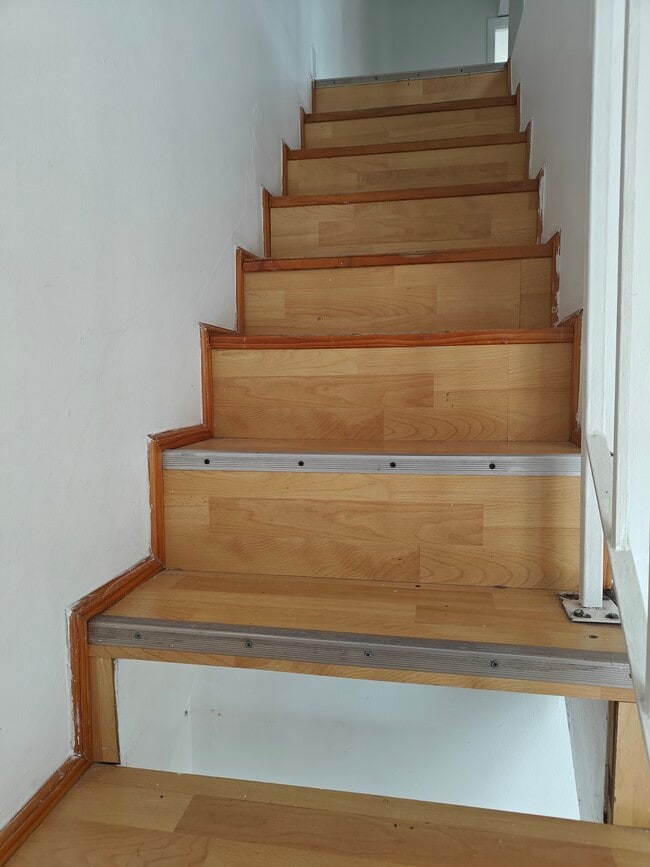 Stairs - 4156 W 10th Ln