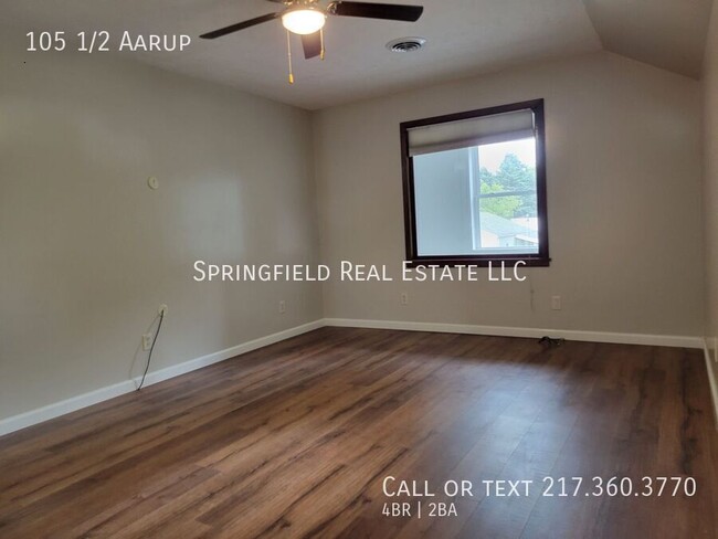 Building Photo - Spacious 4 Bed, 2 Bath Apartment with Mode...