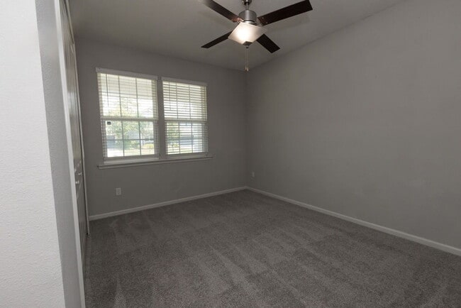 Building Photo - Shearwater, 4 bedroom 3.5 bath home for rent.
