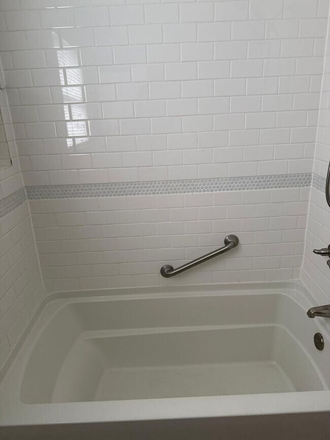 Building Photo - 3330 12th St