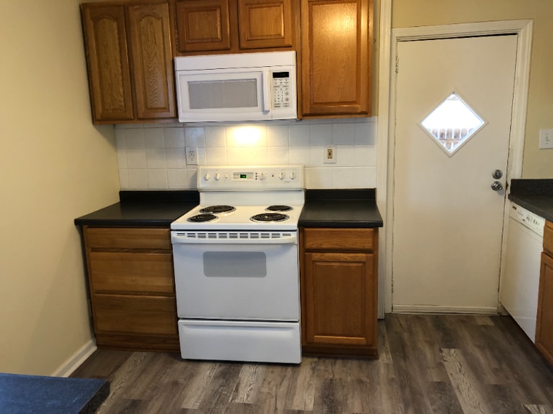 Building Photo - 1417 Hardee St NE