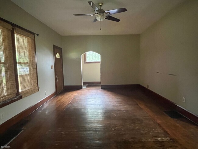 Building Photo - 3 br, 1.5 bath House - 529 Theo Moll Dr