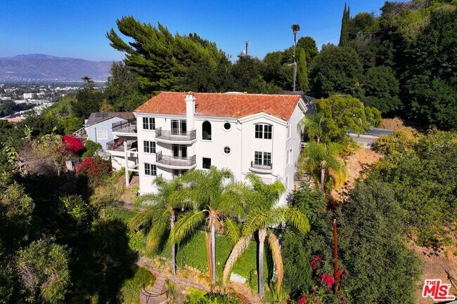 Building Photo - 3782 Berry Dr