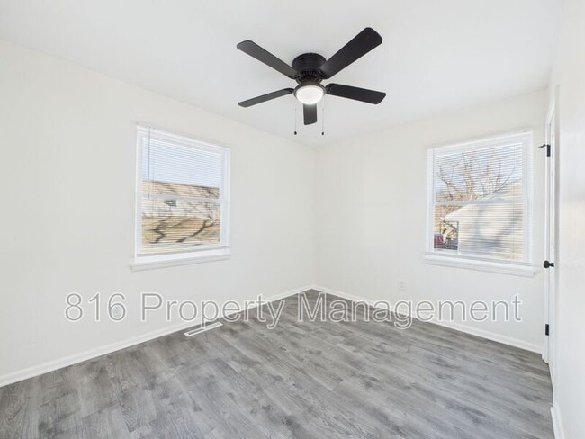 Building Photo - 5017 Dodson Ave