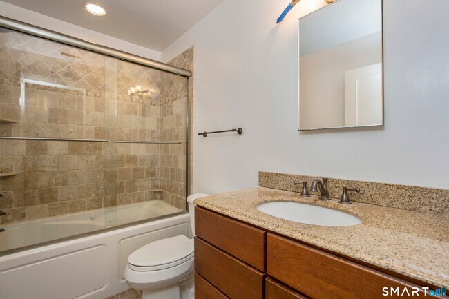 Building Photo - 14 Burr Rd