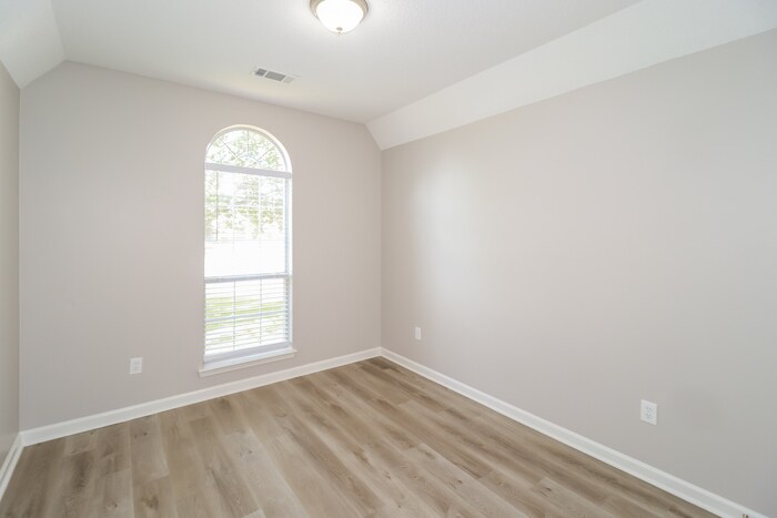Building Photo - 190 Winding Creek Dr