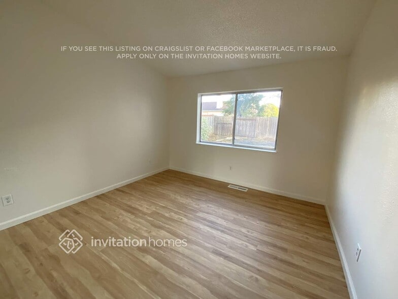 Building Photo - 907 Whitney Ave