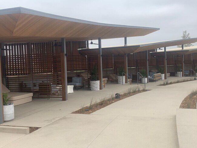 Building Photo - 3-Bedroom Home with Solar Panels & Smart Home Features in Valencia!