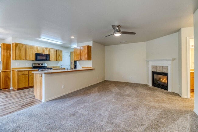 Building Photo - 1923 NE Derek Dr